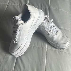 EUC Nike Air Force 1 Pixel sneakers size 8